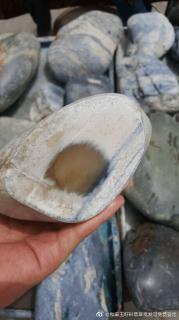 和田玉籽料原石的白皮籽(白皮料)是什么?如何来看白皮料?