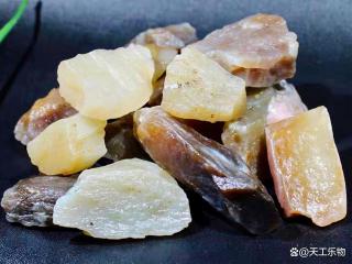 一刀下去泪流满面!和田玉切料赌石的"冰火两重天"!